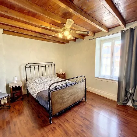 Appartement Independant Plein De Charme 2 Chambres Gannat Exterior foto
